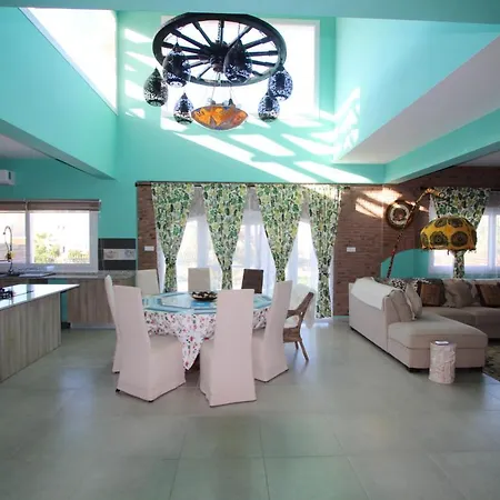 Villa 5 Bedrooms With Shared Pool Enclosed Garden And Wifi At Ayios Nikolaos *