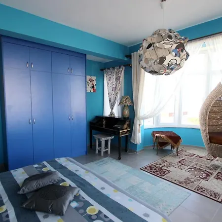 5 Bedrooms With Shared Pool Enclosed Garden And Wifi At Ayios Nikolaos *