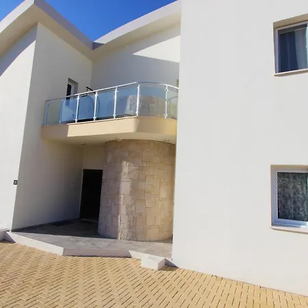 5 Bedrooms With Shared Pool Enclosed Garden And Wifi At Ayios Nikolaos * Agios Nikolaos (Famagusta)