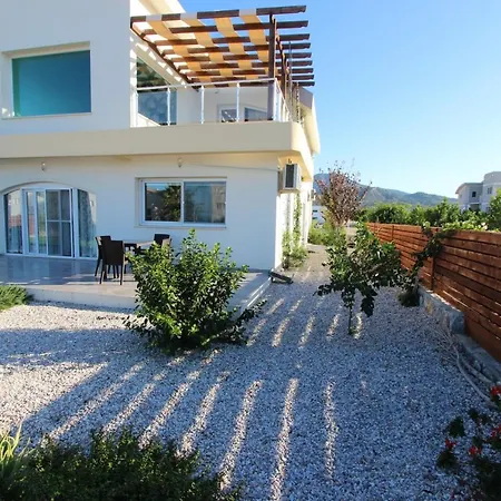 Villa 5 Bedrooms With Shared Pool Enclosed Garden And Wifi At Ayios Nikolaos